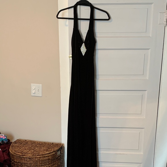 Betsy & Adam Dresses & Skirts - Vintage Elegant Black Halter Dress with Rhinestone Accent Sweetheart Neckline